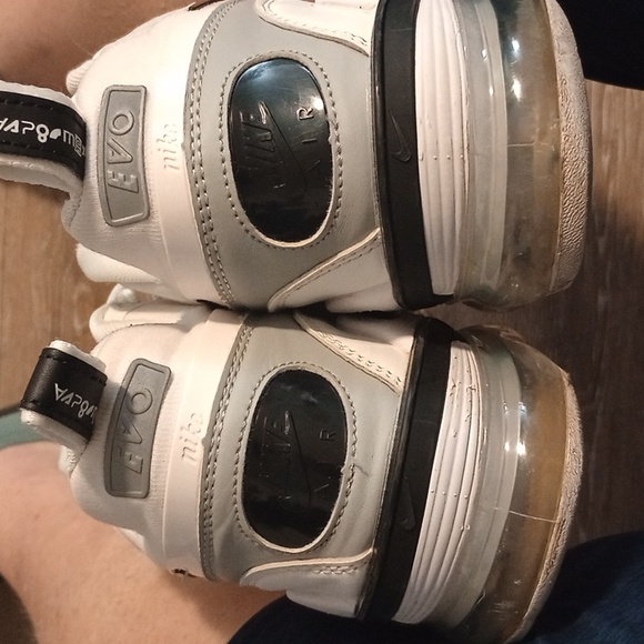 Shoes - Picture 3 of 4